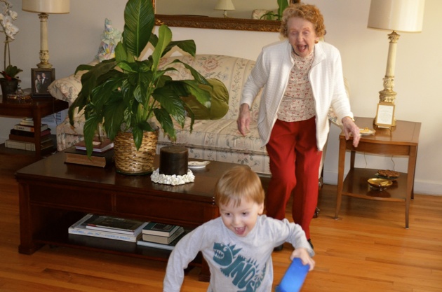 G-ma chasing JJ